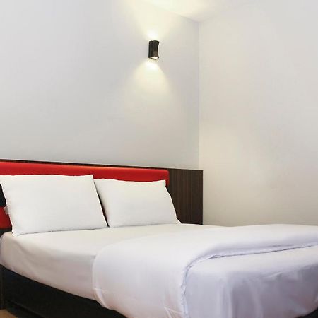 ג'והור בהרו Oyo 90027 Happy Hotel מראה חיצוני תמונה