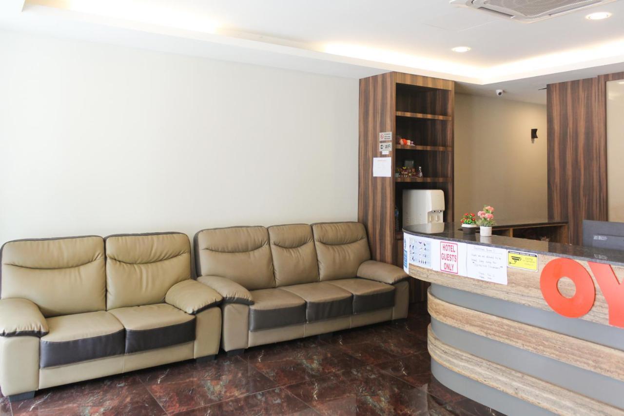 ג'והור בהרו Oyo 90027 Happy Hotel מראה חיצוני תמונה