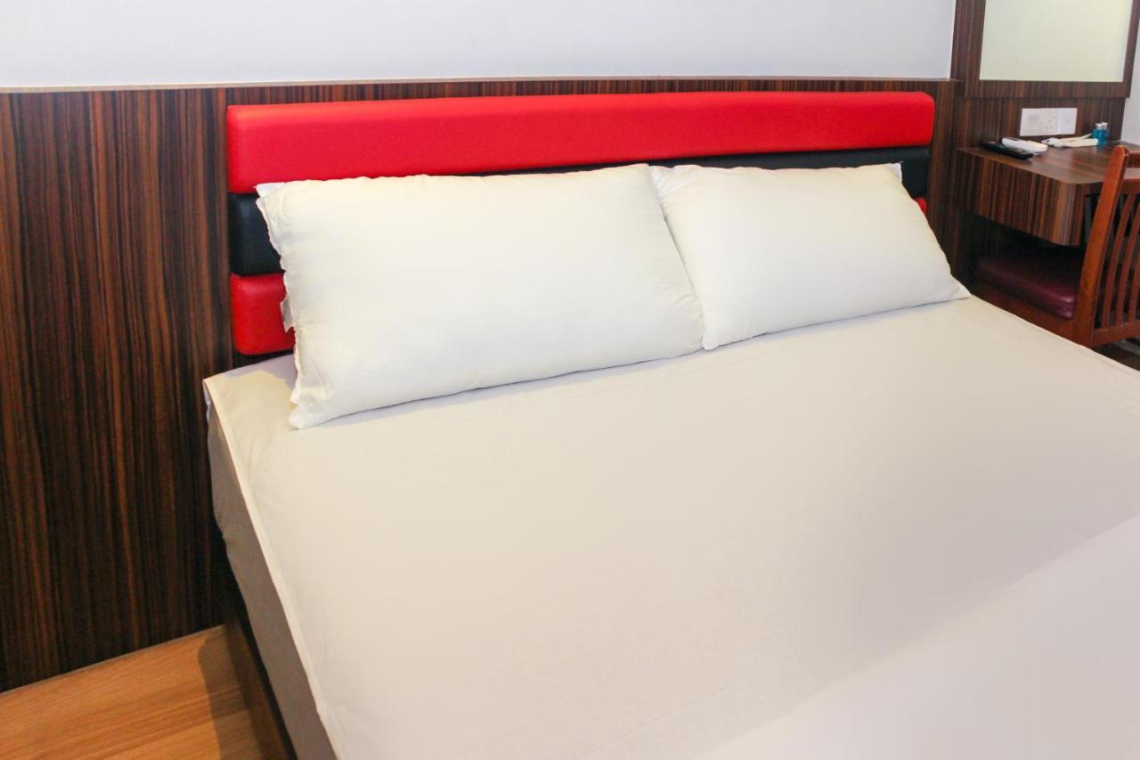 ג'והור בהרו Oyo 90027 Happy Hotel מראה חיצוני תמונה