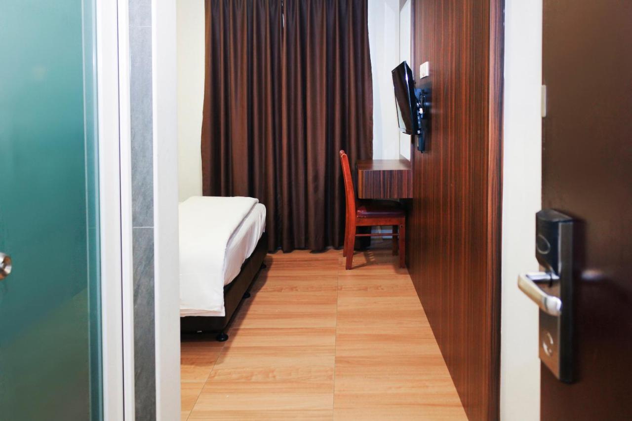 ג'והור בהרו Oyo 90027 Happy Hotel מראה חיצוני תמונה