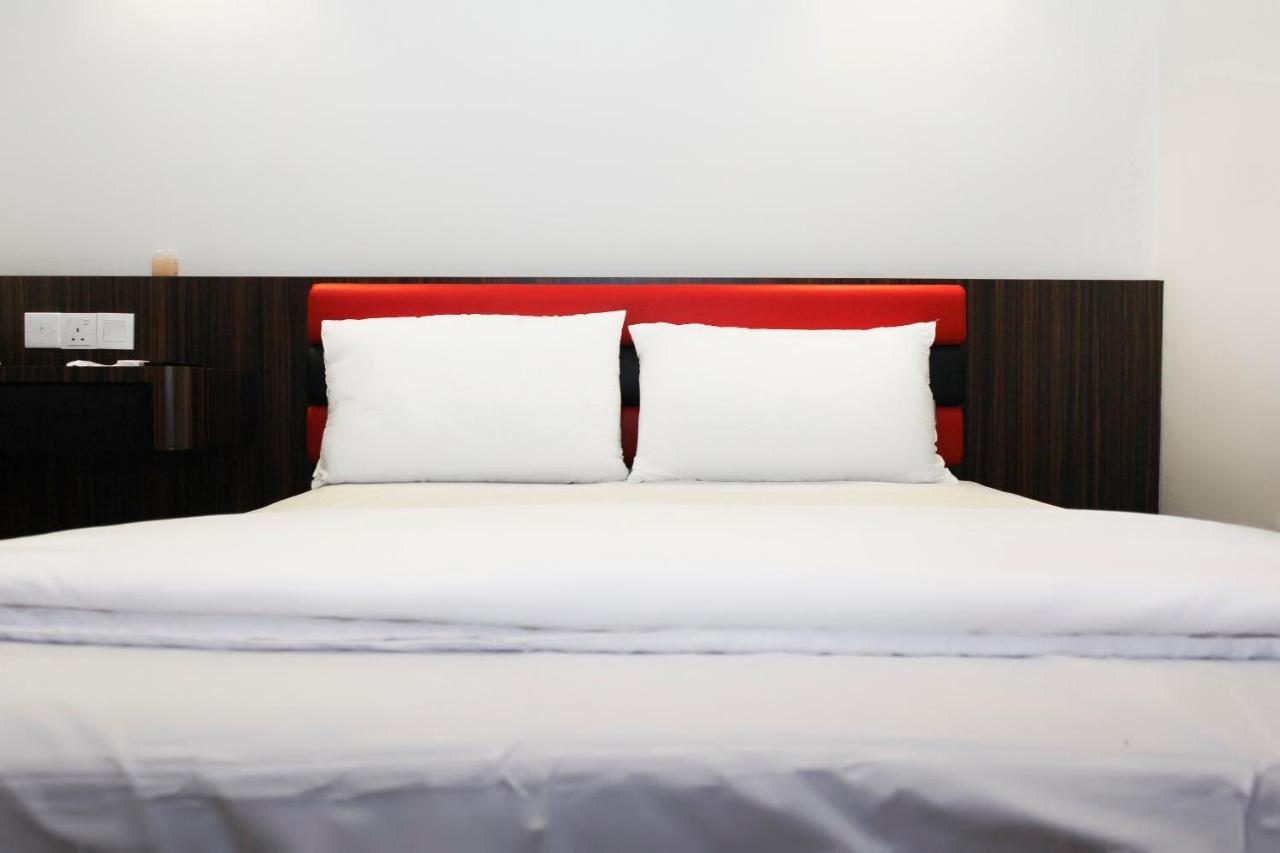 ג'והור בהרו Oyo 90027 Happy Hotel מראה חיצוני תמונה