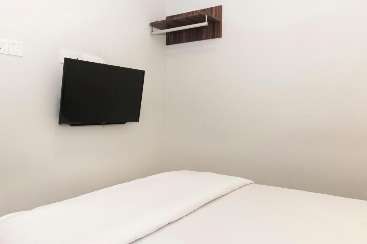 ג'והור בהרו Oyo 90027 Happy Hotel מראה חיצוני תמונה