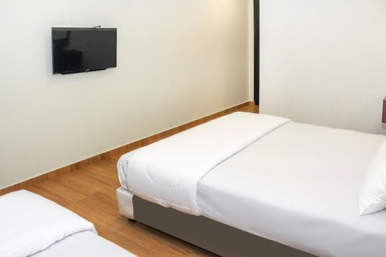 ג'והור בהרו Oyo 90027 Happy Hotel מראה חיצוני תמונה