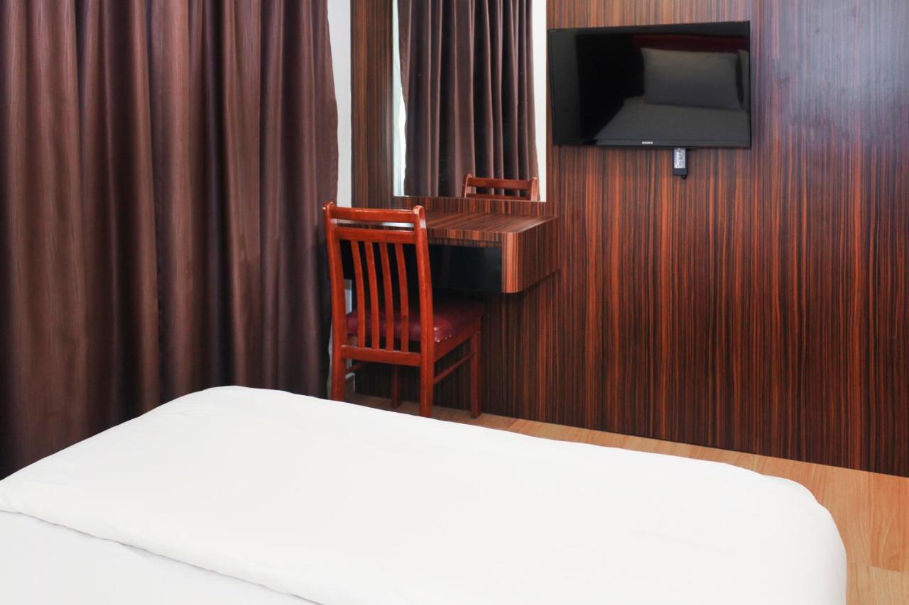 ג'והור בהרו Oyo 90027 Happy Hotel מראה חיצוני תמונה