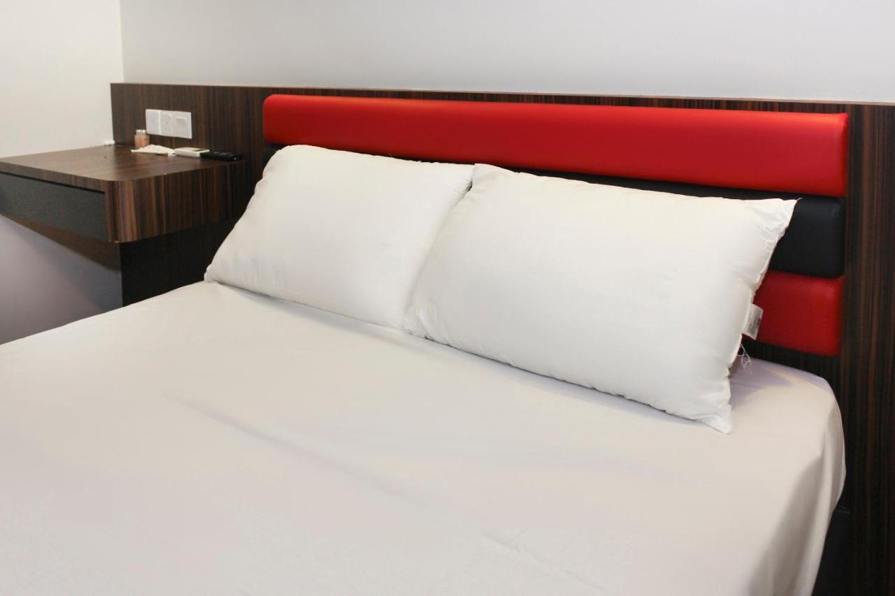 ג'והור בהרו Oyo 90027 Happy Hotel מראה חיצוני תמונה