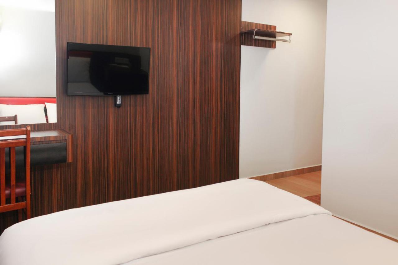 ג'והור בהרו Oyo 90027 Happy Hotel מראה חיצוני תמונה
