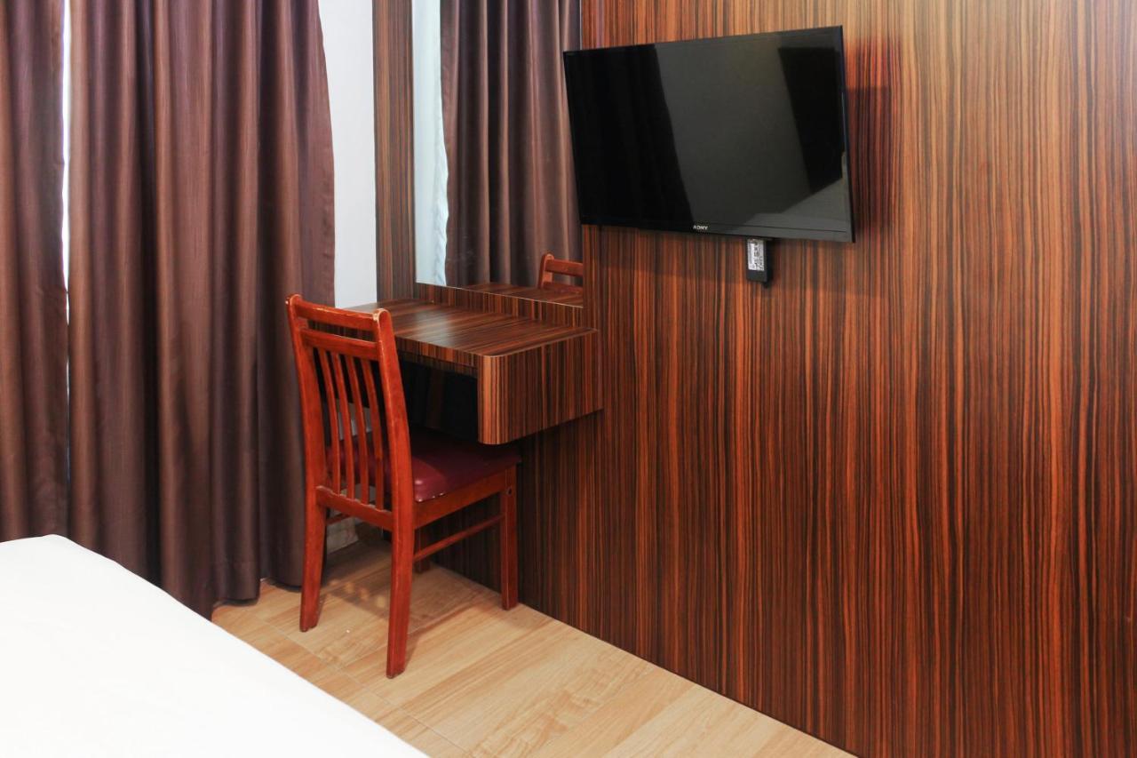 ג'והור בהרו Oyo 90027 Happy Hotel מראה חיצוני תמונה