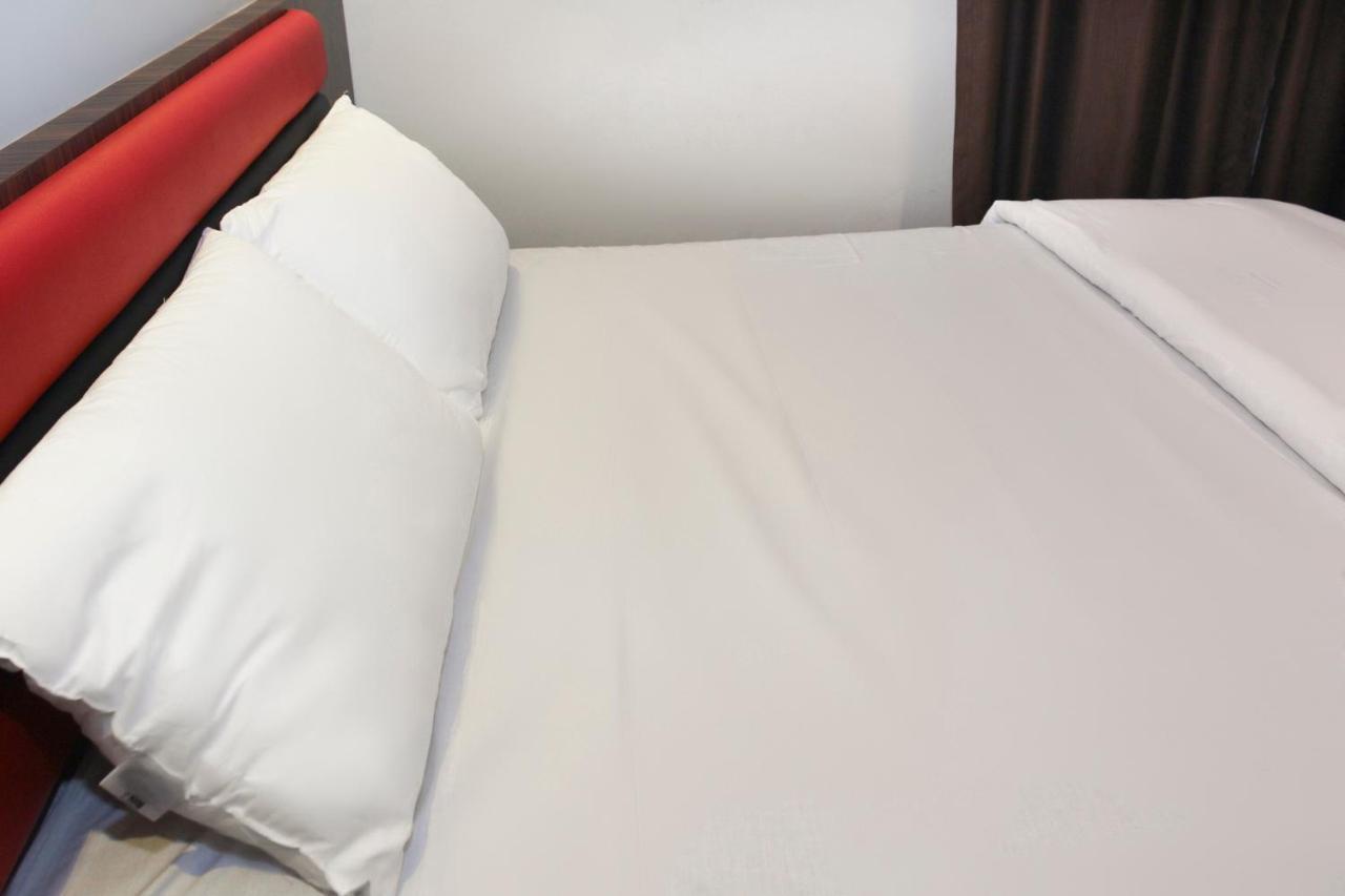 ג'והור בהרו Oyo 90027 Happy Hotel מראה חיצוני תמונה