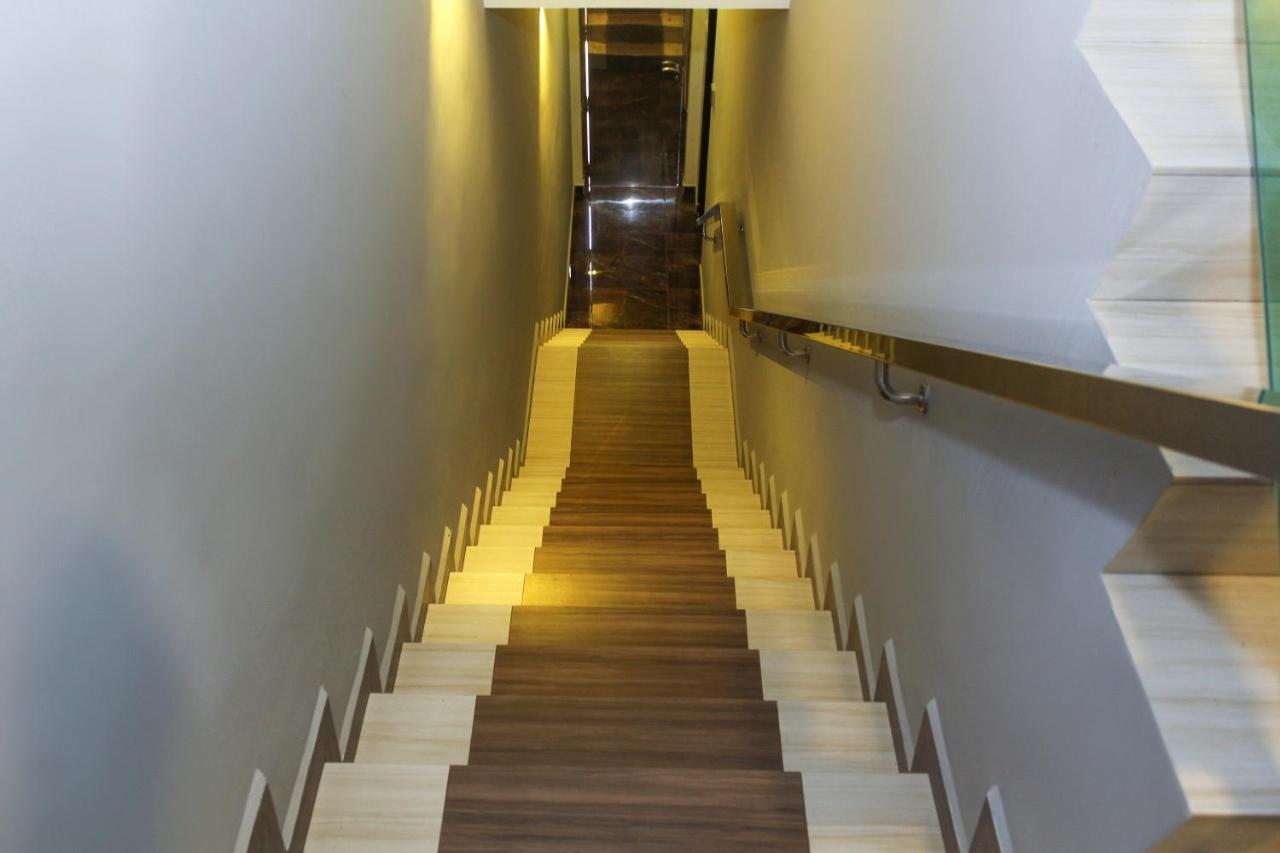 ג'והור בהרו Oyo 90027 Happy Hotel מראה חיצוני תמונה
